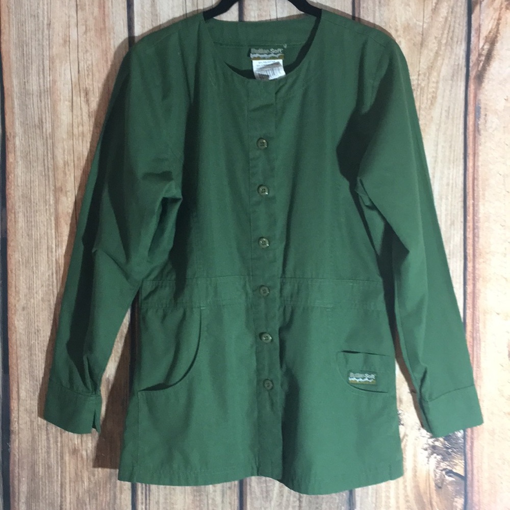 Butter-Soft scrubs by UA XS green scrub jacket